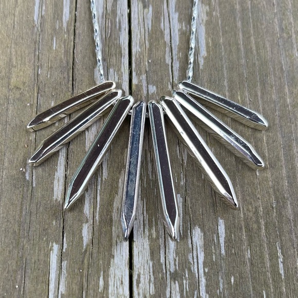 STELLA & DOT Rebel Cluster Necklace Silver in Original Box Single Chain - Picture 11 of 15